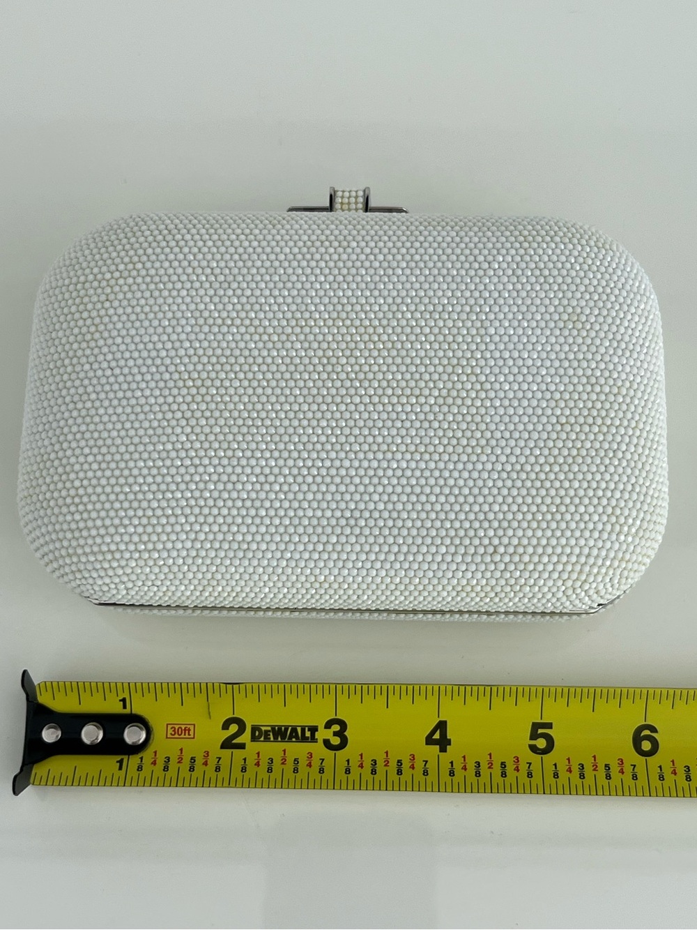 JUDITH LEIBER WHITE CHAULK CRYSTAL CLUTCH & CHAIN - Picture 12 of 17